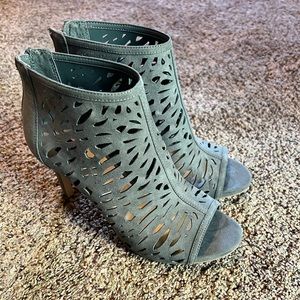 Green/blue White House Black Market heels open toe